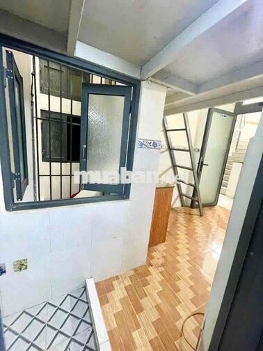 Cho thuê duplex - Dương Quảng Hàm cửa sổ trời thang máy