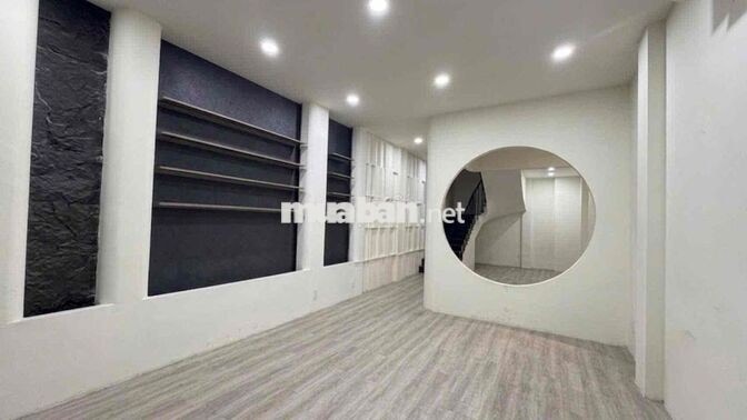 Mặt Tiền Nguyễn Thiện Thuật Quận 3 56 m² ngang 4m 4 Tầng - 45 tr