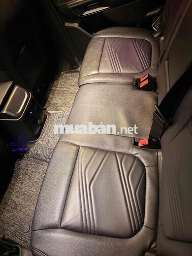 Ford Everest 2022 Ambient 7 chỗ Đen