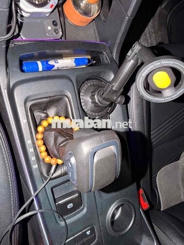 Ford Everest 2022 Ambient 7 chỗ Đen