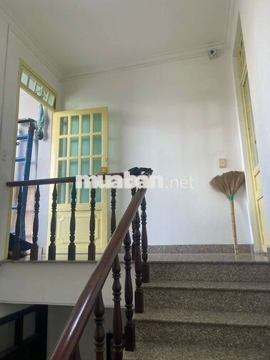 cần bán gầp nhà PTTN 17 khu 10ha vip.DT 4,2 x20 .1 trệt 3Lầu 5PN 4WS
