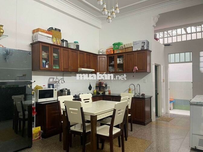 cần bán gầp nhà PTTN 17 khu 10ha vip.DT 4,2 x20 .1 trệt 3Lầu 5PN 4WS