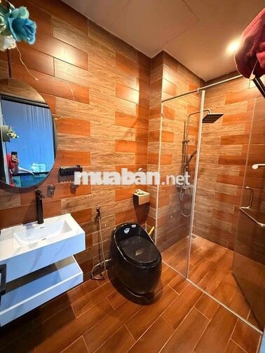 Cho thuê nhà đẹp 3 tầng MT đường Hoa Phượng, khu Euro Village 1, sát B