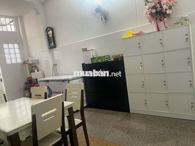 cần bán gầp nhà PTTN 17 khu 10ha vip.DT 4,2 x20 .1 trệt 3Lầu 5PN 4WS