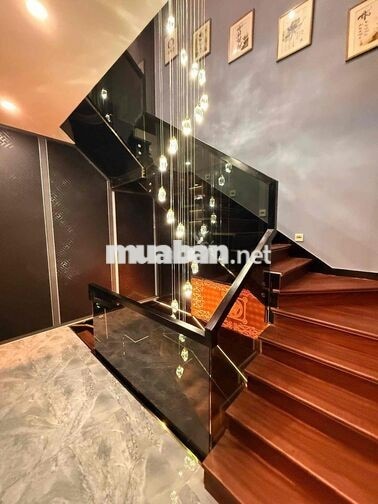 Cho thuê nhà đẹp 3 tầng MT đường Hoa Phượng, khu Euro Village 1, sát B