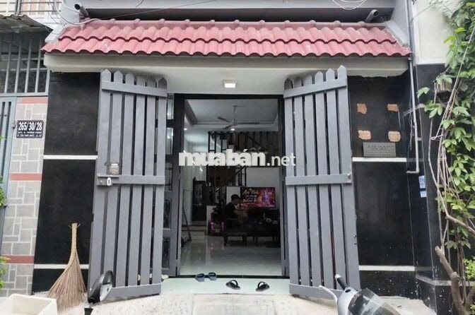 Cần Bán gẩp nhà PTTN.gần chợ lạc quan.DT 4x17 .1 trệt 2lầu 4PN 3WS 