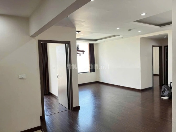 Căn Penthouse Bảy Hiền- 4 phòng ngủ  150m2- giá 17 triệu/ tháng
