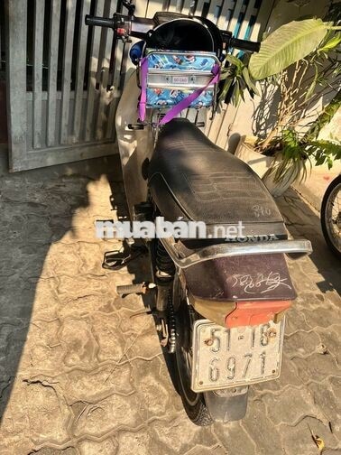 Honda Dream Trung Quốc màu Đen