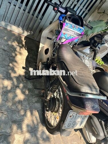 Honda Dream Trung Quốc màu Đen