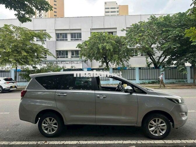 Toyota Innova E 2018 Bạc 7 chỗ
