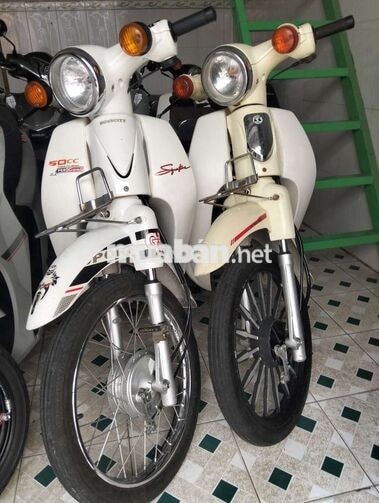 Honda Cub 50cc màu Trắng Việt Nam