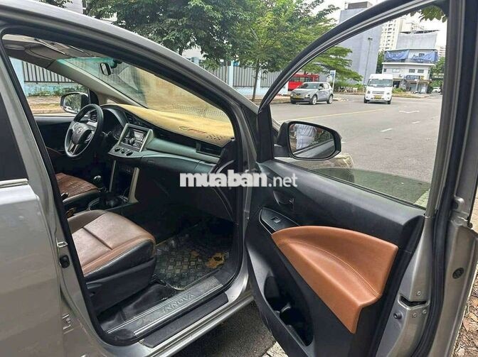 Toyota Innova E 2018 Bạc 7 chỗ