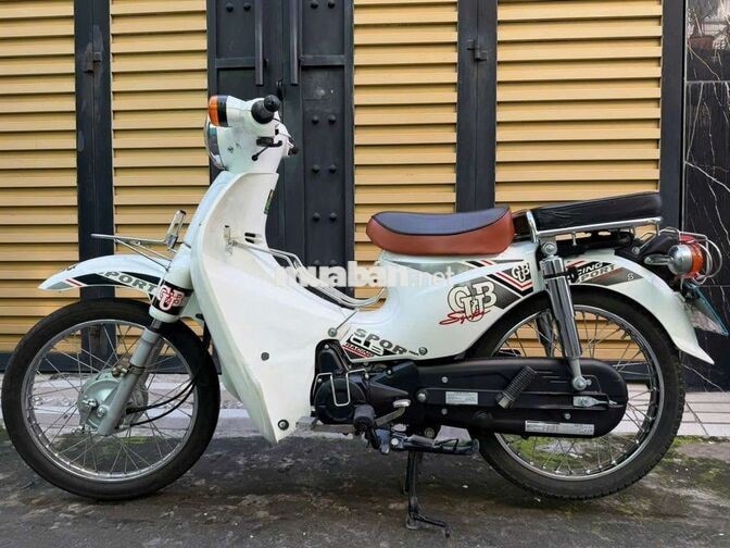 Honda Cub 50cc màu Trắng Việt Nam