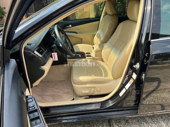 Toyota Camry 2.0E 2019 1 chủ từ đầu cực đẹp