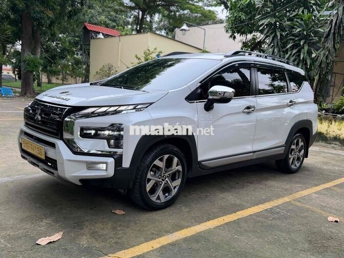 Mitsubishi Xpander Cross 2024 Trắng 7 chỗ