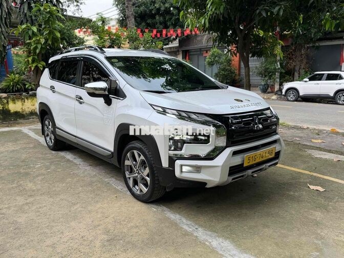Mitsubishi Xpander Cross 2024 Trắng 7 chỗ