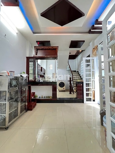 Nhà nguyên căn Nguyễn Duy Dương. DT 3,8 x 7,5m, 3 tầng ST