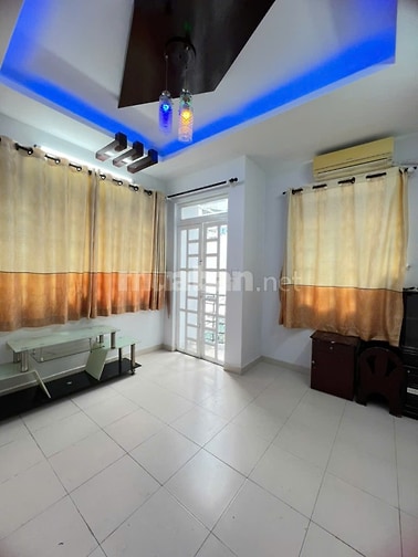 Nhà nguyên căn Nguyễn Duy Dương. DT 3,8 x 7,5m, 3 tầng ST