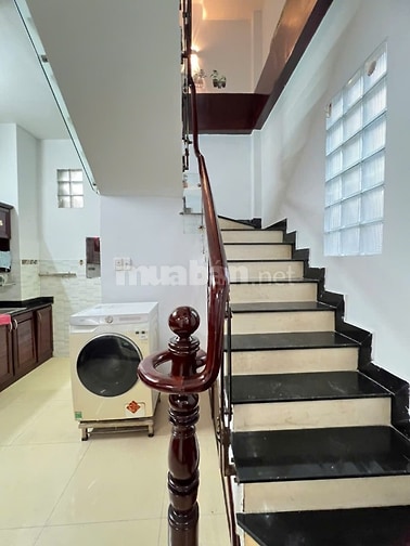Nhà nguyên căn Nguyễn Duy Dương. DT 3,8 x 7,5m, 3 tầng ST