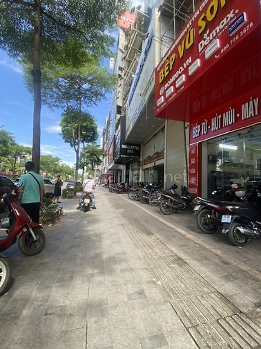 Bán nhà mặt phố Xã Đàn 2 thoáng  vỉa hè rộng kinh doanh đắc địa..