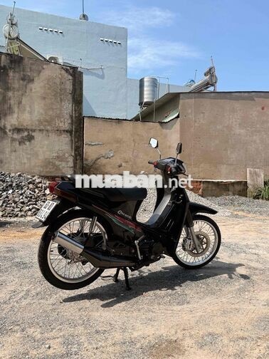 Suzuki Crystal màu đen