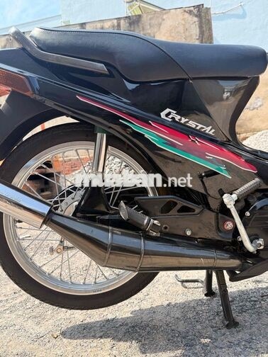 Suzuki Crystal màu đen
