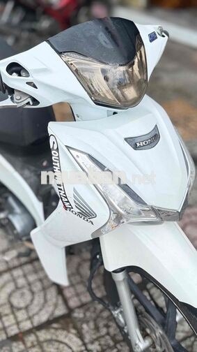 Honda Future 125 2018 màu trắng