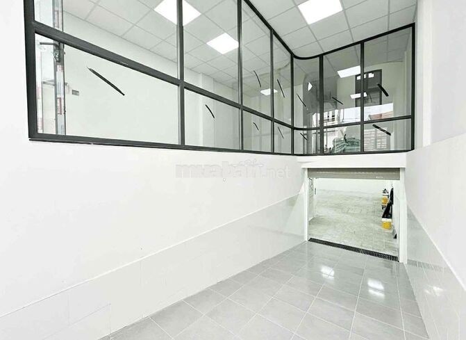SIÊU PHẨM MỚI HOÀN THIỆN - 70A Thành Thái , P.12, Q10 - có hầm, thang