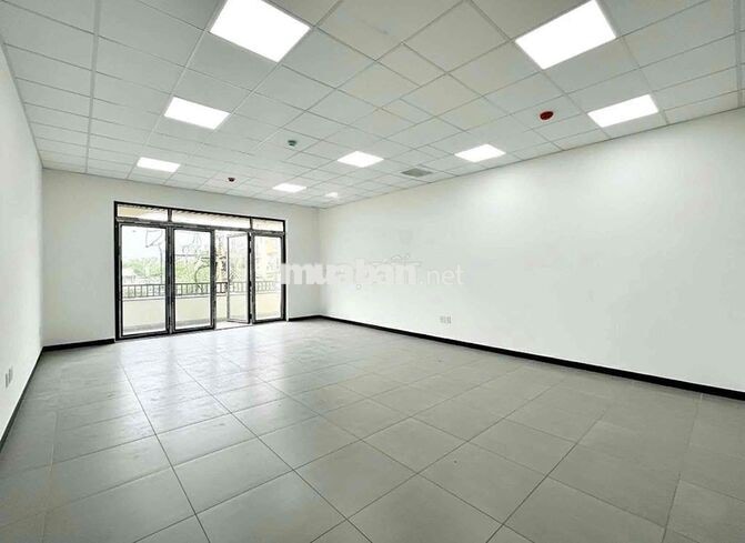 SIÊU PHẨM MỚI HOÀN THIỆN - 70A Thành Thái , P.12, Q10 - có hầm, thang