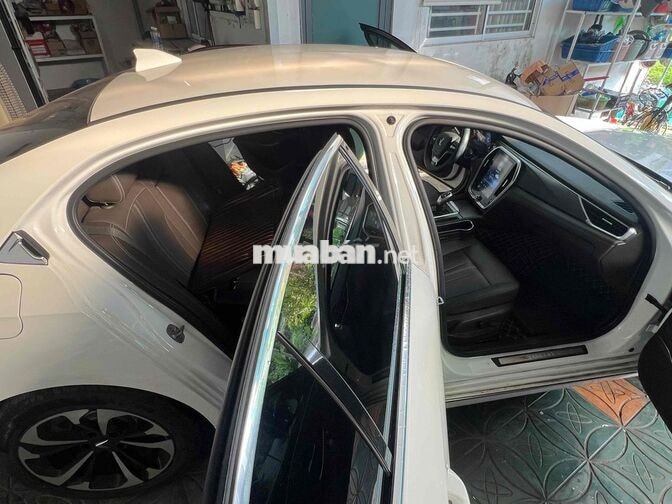 VinFast Lux A2.0 2022 Plus 16800 km Trắng