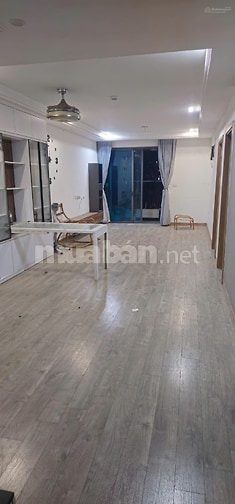 Cho thuê căn hộ chung cư 3 ngủ tại Chung cư 176 Định công, Sky Central