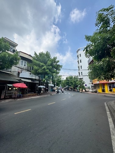 Bình Thạnh, nhà nát 53m2(3,8x14m) vuông, hẻm thông, 30m ra mặt tiền