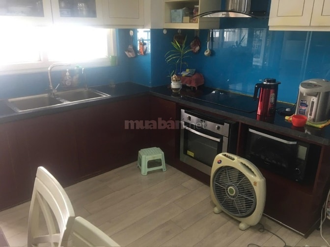 Bán gấp chung cư 250 Minh Khai, Dt 114m2, 3 ngủ 2 wc, giá chào 8.5 tỷ.