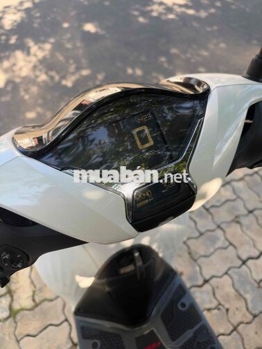 HONDA SH125I 2025 7262 KM MÀU TRẮNG