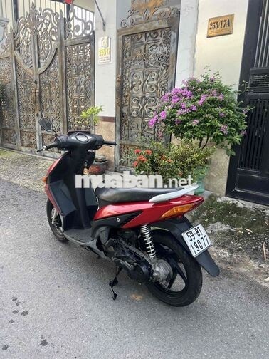 Honda Click màu Đỏ đen