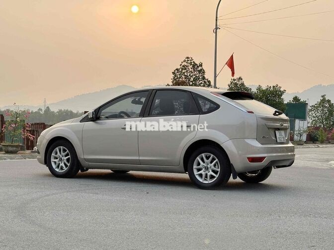 Ford Focus số tự động đẹp xuất sắc độ full đồ chơi