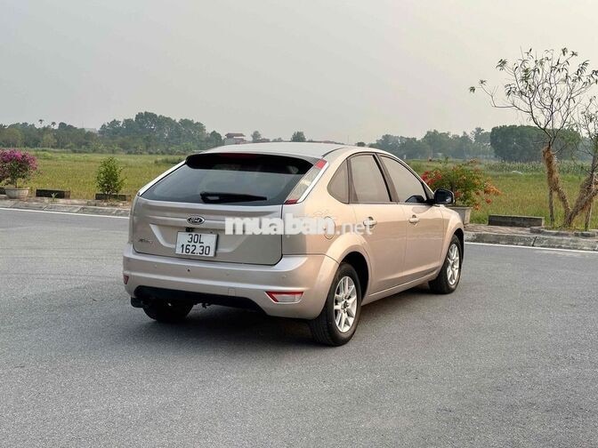 Ford Focus số tự động đẹp xuất sắc độ full đồ chơi