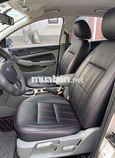 Ford Focus số tự động đẹp xuất sắc độ full đồ chơi