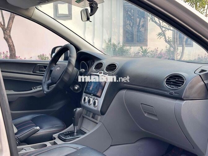 Ford Focus số tự động đẹp xuất sắc độ full đồ chơi