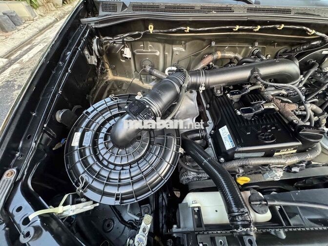 Toyota Fortuner 2011 V 7 chỗ Đen