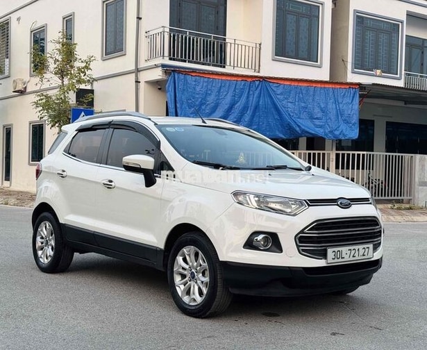 Ford EcoSport Titanium Trắng 5 chỗ