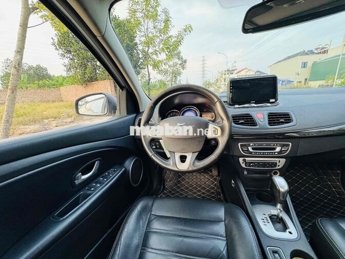 Renault SM3 LE 5 chỗ Xăng Tự động Bạc
