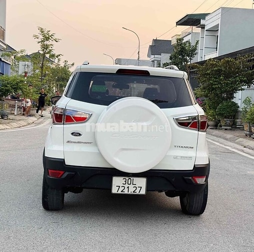 Ford EcoSport Titanium Trắng 5 chỗ