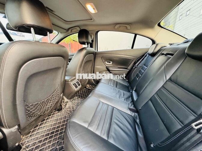Renault SM3 LE 5 chỗ Xăng Tự động Bạc