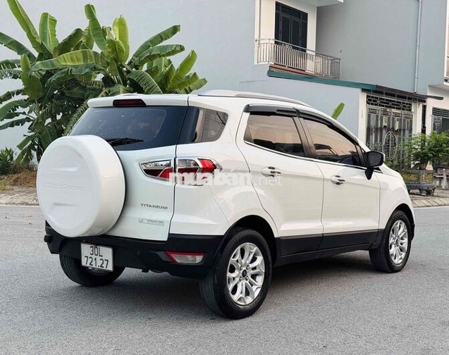 Ford EcoSport Titanium Trắng 5 chỗ
