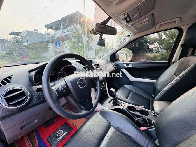 Mazda BT-50 5 chỗ Tự động Dầu đỏ