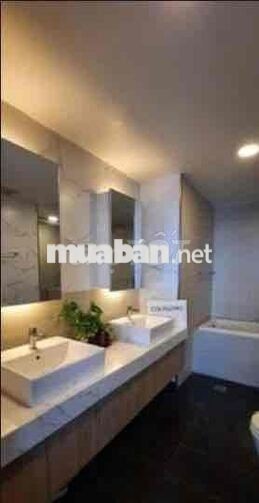 E Tuấn cho thuê 2n view hồ 93m², nội thất cao cấp, sẵn ở, vào luôn