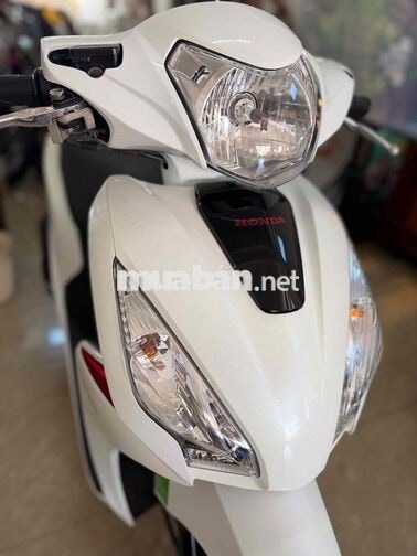 Honda Vision màu trắng