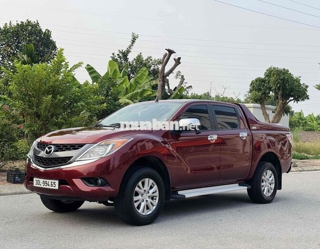Mazda BT-50 5 chỗ Tự động Dầu đỏ