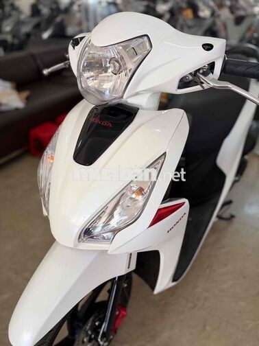 Honda Vision màu trắng